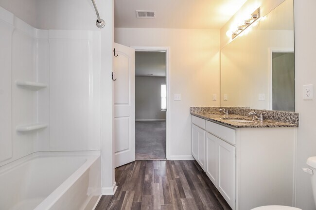 Building Photo - 950 Seay Rd