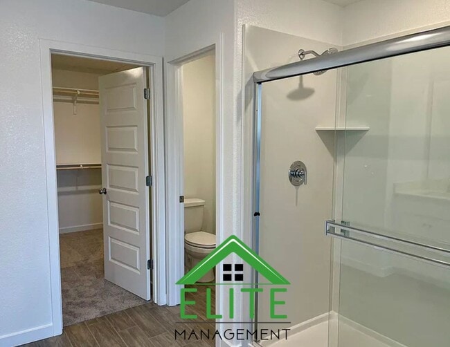 Building Photo - Impeccable 4-Bedroom, 2.5-Bath Home in the...