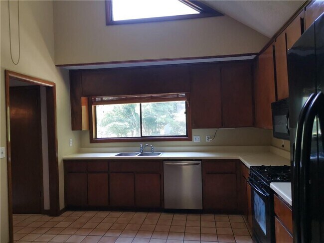 Building Photo - 2521 Oakrill Rd