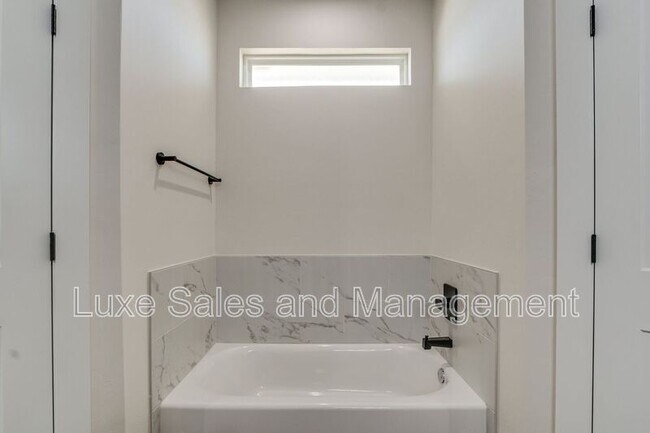 Building Photo - 8329 NW 163rd Ter