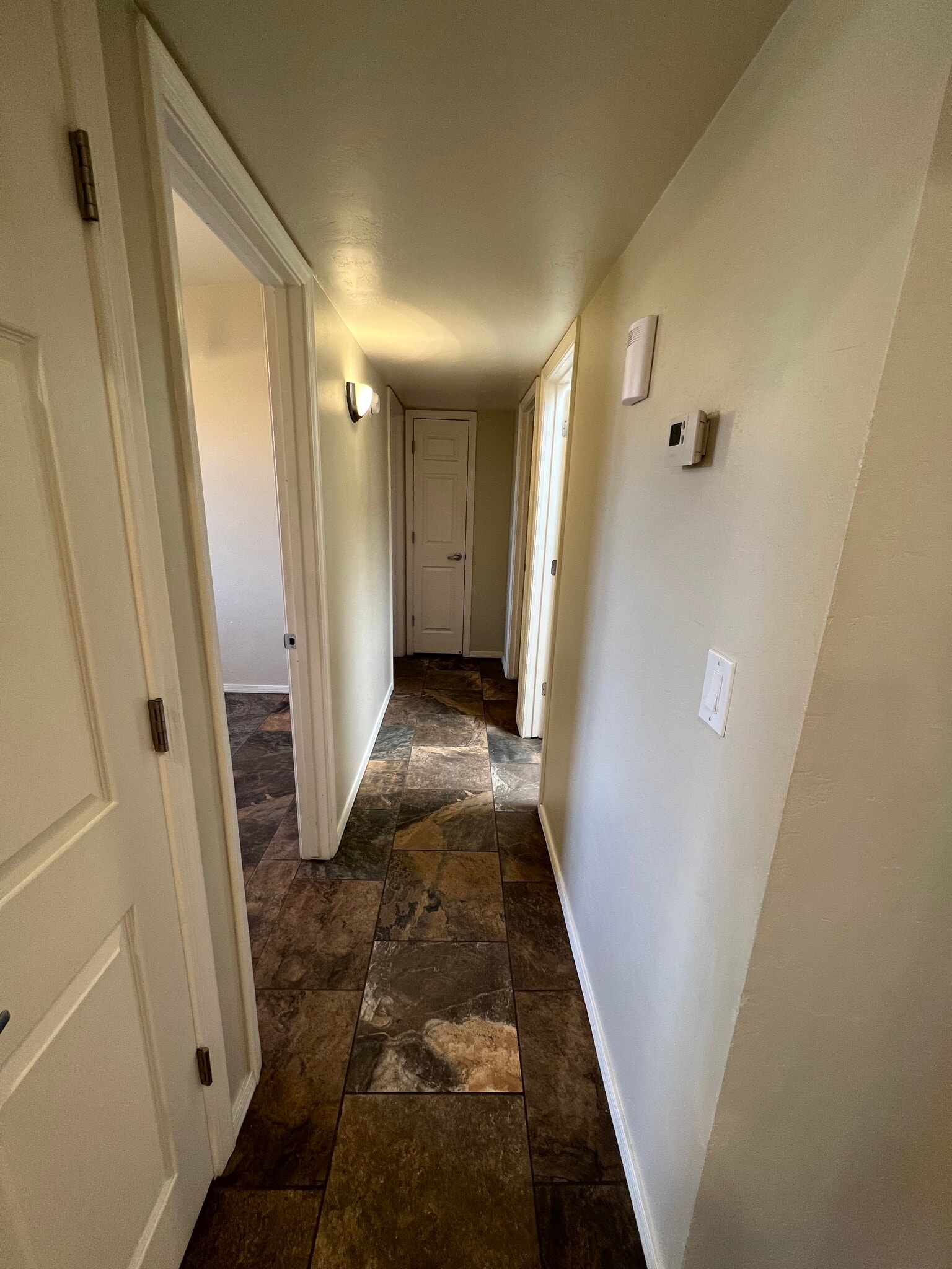 Hallway - 607 N De Medici Pl