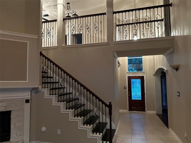 Building Photo - 10414 Hahns Peak Dr