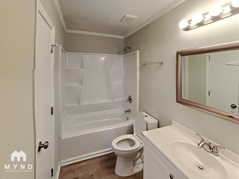 Building Photo - 6202 Blue Jay Ln