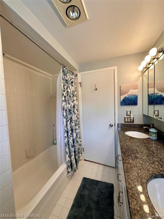 Building Photo - 6942 Leslee Crest Dr