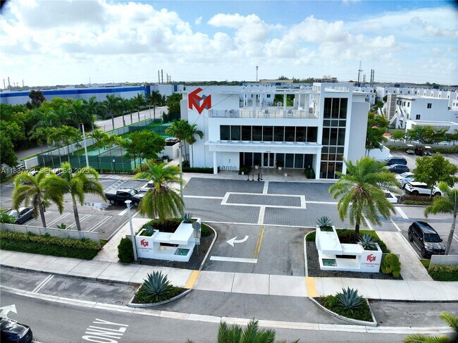 Building Photo - 6320 NW 104th Path