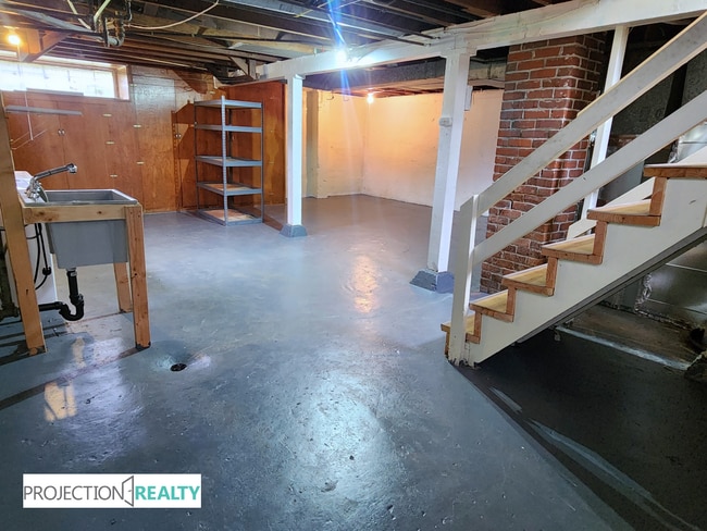 Building Photo - 8040 N Washburne Ave