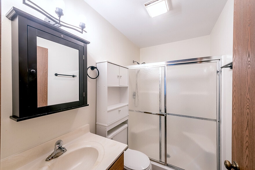 Building Photo - 6920 Mariner Dr