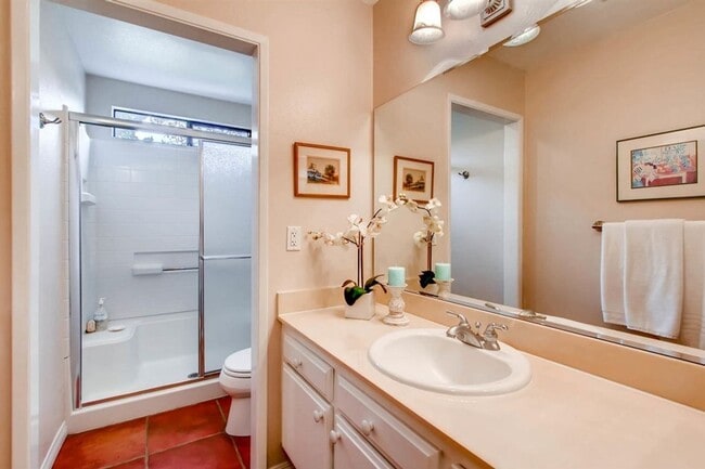 Building Photo - Spacious 2-Bedroom Home with 2-Car Garage in Escondido – Available for Pre-Lease Now!