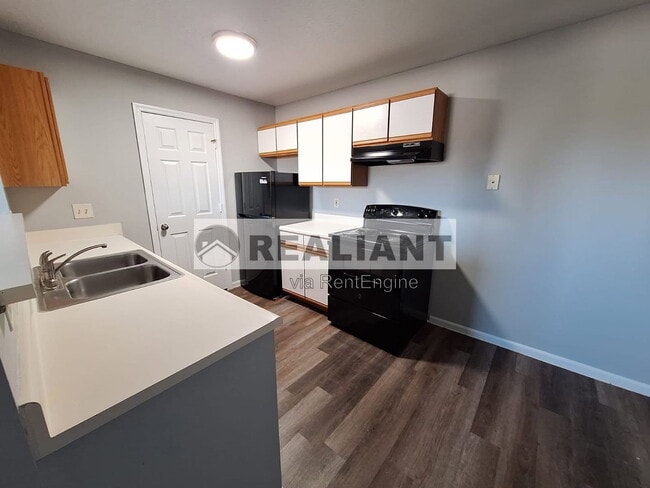 Building Photo - 904 Amhurst Dr
