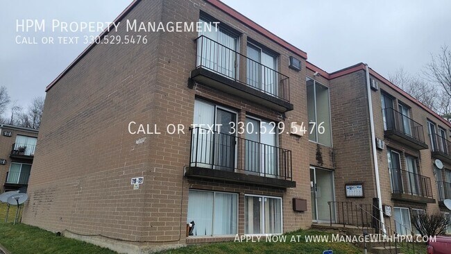 Building Photo - 719 E Waterloo Rd
