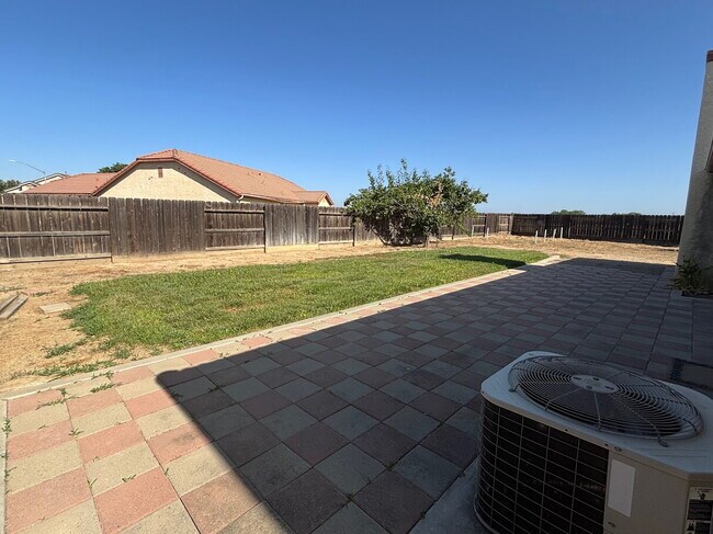 Building Photo - Well maintained 3 bedroom house in Newman