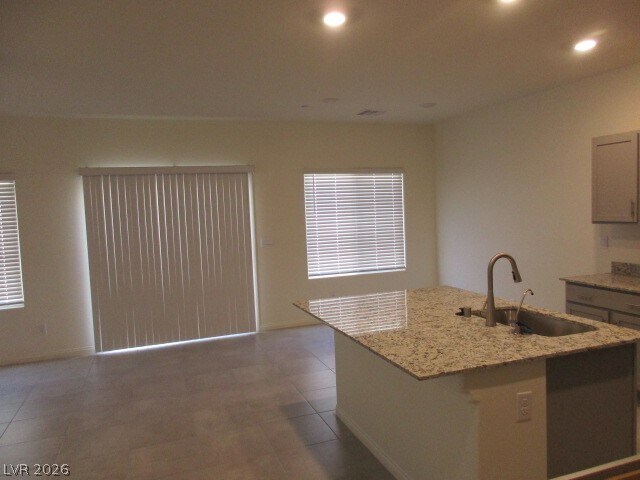 Building Photo - 422 Canary Song Dr