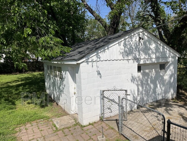 Building Photo - 4326 S Owasso Ave