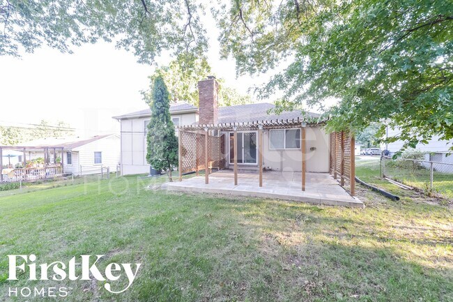 Building Photo - 8906 W 93rd St