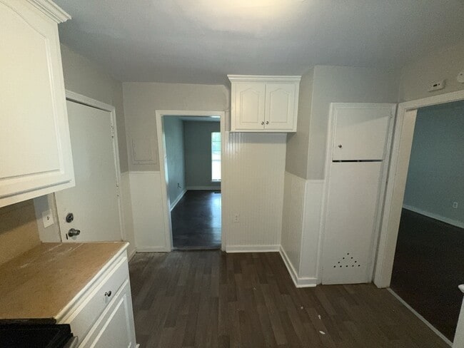 Building Photo - 740 Hickory Ridge Dr