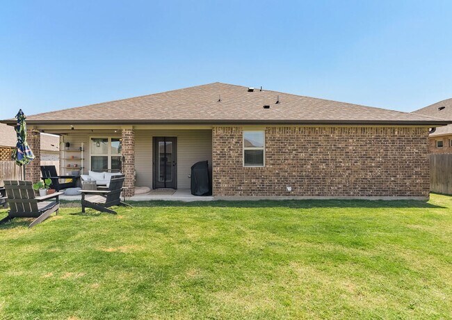 Building Photo - Half Off First Months Rent!!!