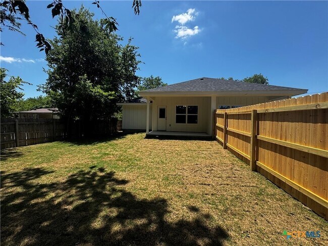 Building Photo - 209 Elbert Ln