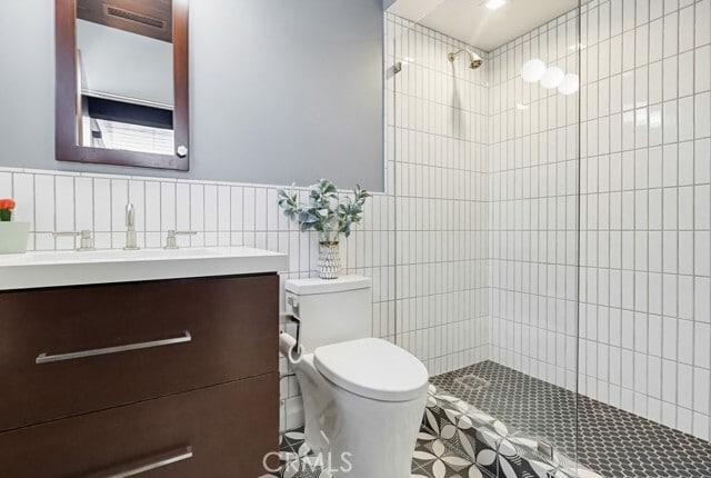 Building Photo - 6713 E Ocean Blvd