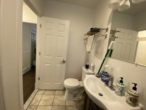 Building Photo - 3 bedroom in Jamaica Plain MA