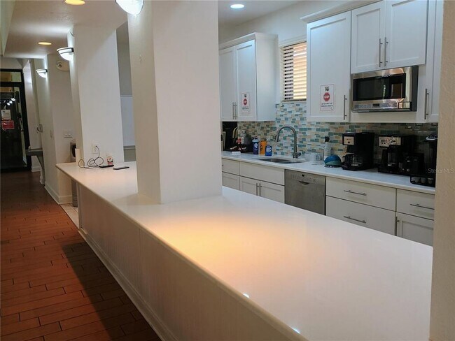 Building Photo - 14084 Bridgewater Crossings Blvd