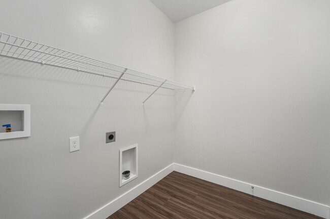 Building Photo - Modern 3-Bedroom Condo in Prime Riverton L...