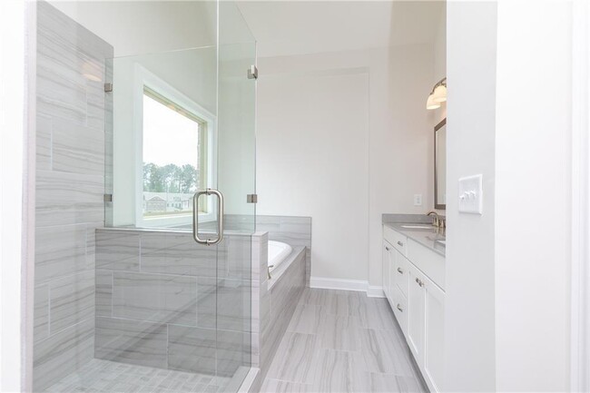 Building Photo - 7826 Laurel Crest Dr