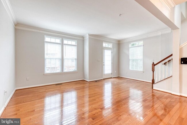 Building Photo - 9301 Paragon Way