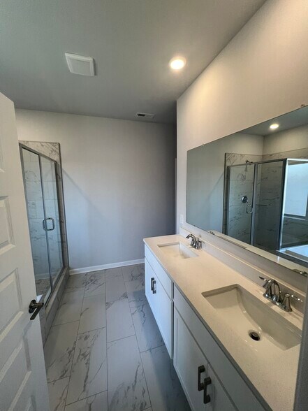 Master Bedroom His & Her - 159 Little Britain St