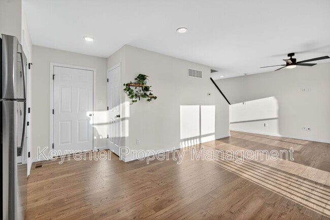 Building Photo - 112 Deer Grv Ct