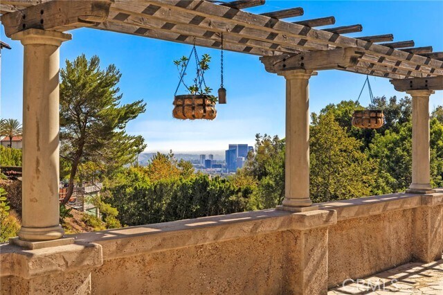 Building Photo - 1316 Beverly Grove Pl
