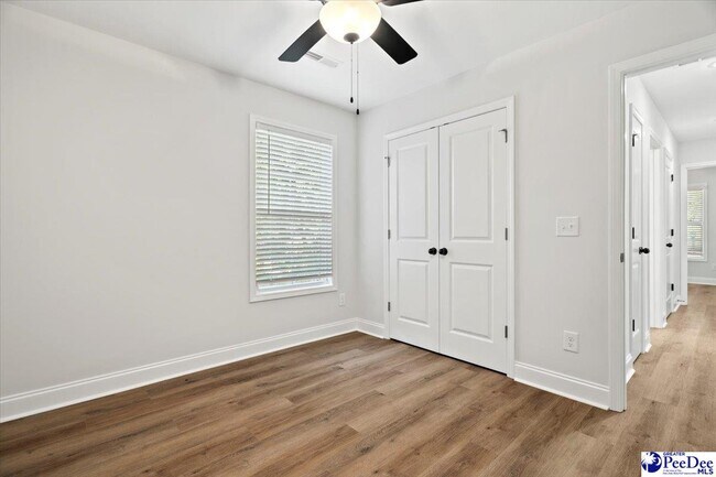 Building Photo - 323 S McQueen St