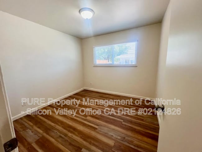 Building Photo - 571 Green Valley Rd