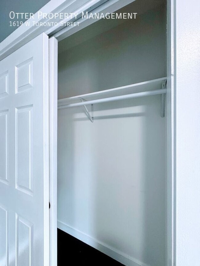 Building Photo - 1619 W Toronto St