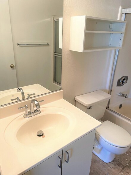 Building Photo - 503 S Adams St