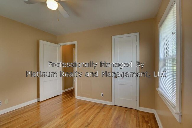 Building Photo - 406 Gary Hills Dr