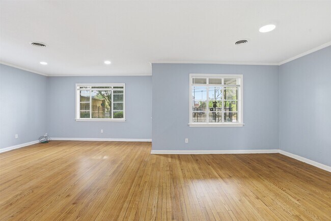 Building Photo - 3917 Anita St