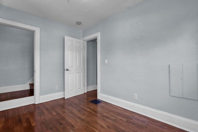 Building Photo - 2475 Indianola Ave