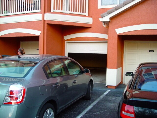 Building Photo - 2bedroom 2bath Resort-Style Living in the Heart of Orlando!
