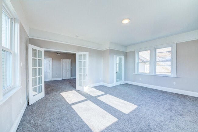 Building Photo - 426 Edgemont St