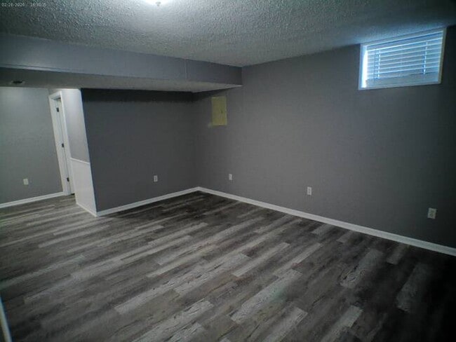 Building Photo - Amazing 4 bedrooms and 2.5 baths raised ranch located in High Ridge Manor on N Winchester Ave in ...