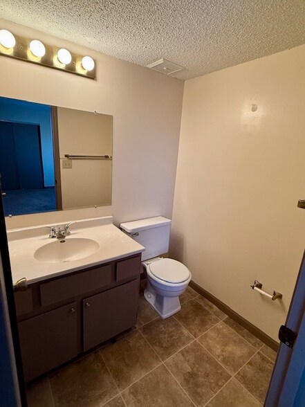 Building Photo - 40 Providence Dr