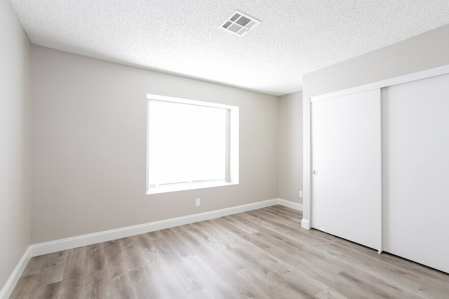 Building Photo - 3990 Avocado Dr