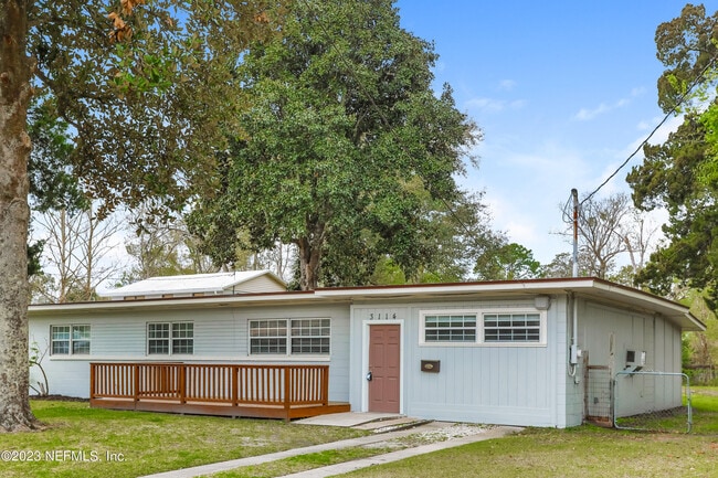 Building Photo - 3114 Hampton Ave E