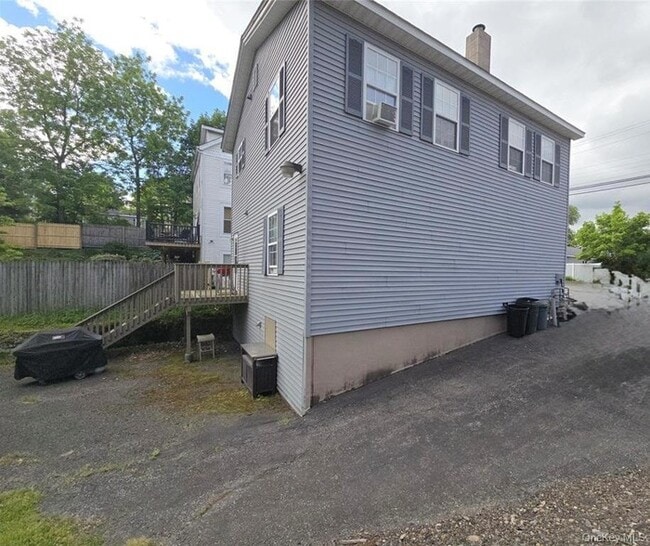 Building Photo - 174 Clinton St