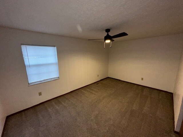 Building Photo - 966 Hidden Acres Ct