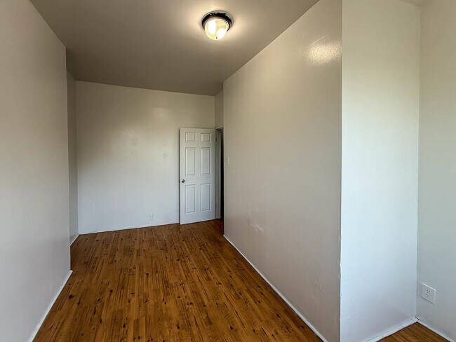 Building Photo - 720 West Side Ave