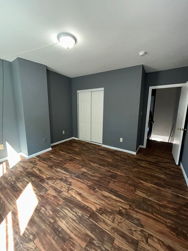 Building Photo - 71 Power St