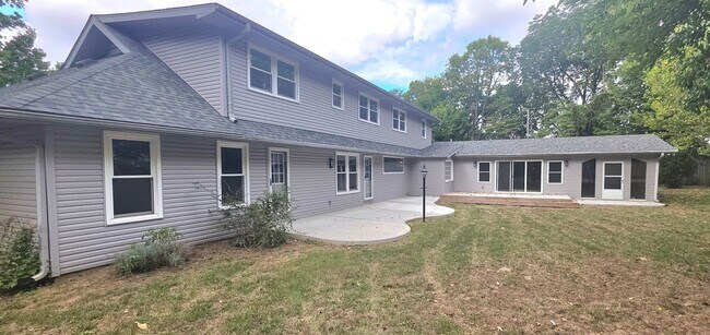 Building Photo - 3312 S Graystone Pl
