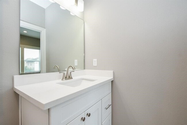 Building Photo - 5262 Ella Blvd