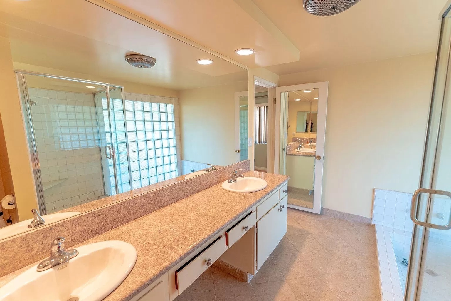 Master Bath - 11318 Dona Lisa Dr